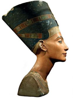 Нефертити: месть отвергнутой жены
